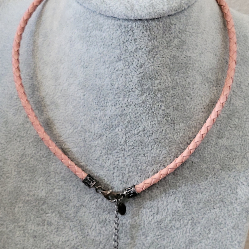 Elegant Pink and White Pearl Necklace - Picture 5 of 5